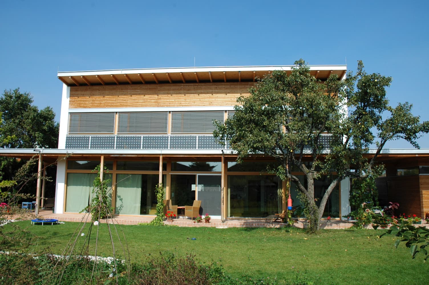 Passivhaus 2424 Zurndorf, Bgl. Holzbaupreis, Österr. Solarpreis, Energy Globe award